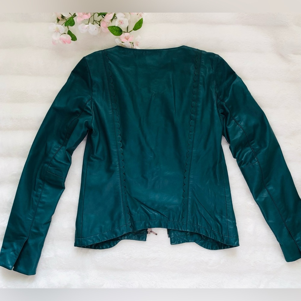 Hinge Teal 100% Genuine Leather Zip-Front Jacket, scalloped trim, Size XS - Picture 10 of 11